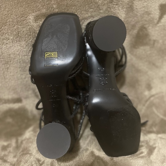 Donald J Pliner Block Heels - Picture 4 of 5